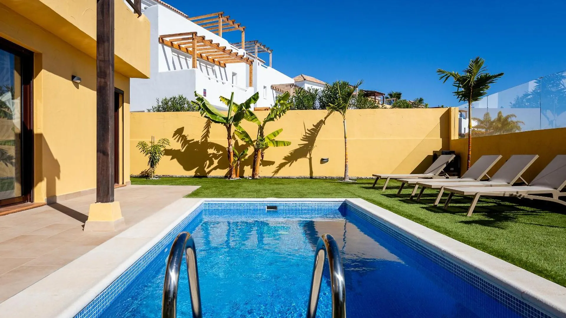 Villa With 4 Bedrooms And Private Heated Pool Сан Мигель